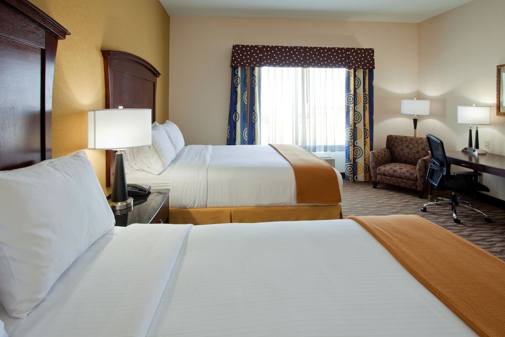 Holiday Inn Express & Suites Austin South-Buda by IHG 3