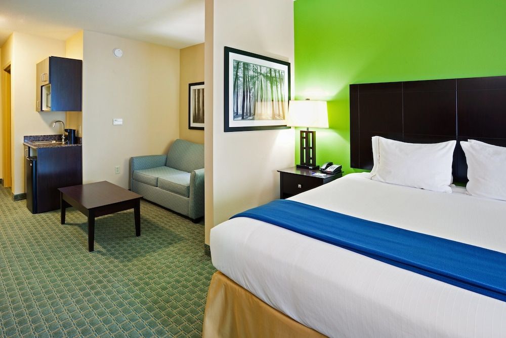 Holiday Inn Express & Suites Newport S by IHG 3