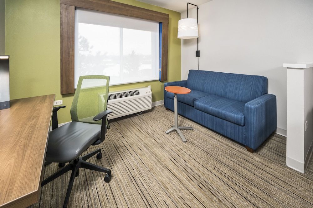 Holiday Inn Express Chicago NW - Vernon Hills by IHG 3