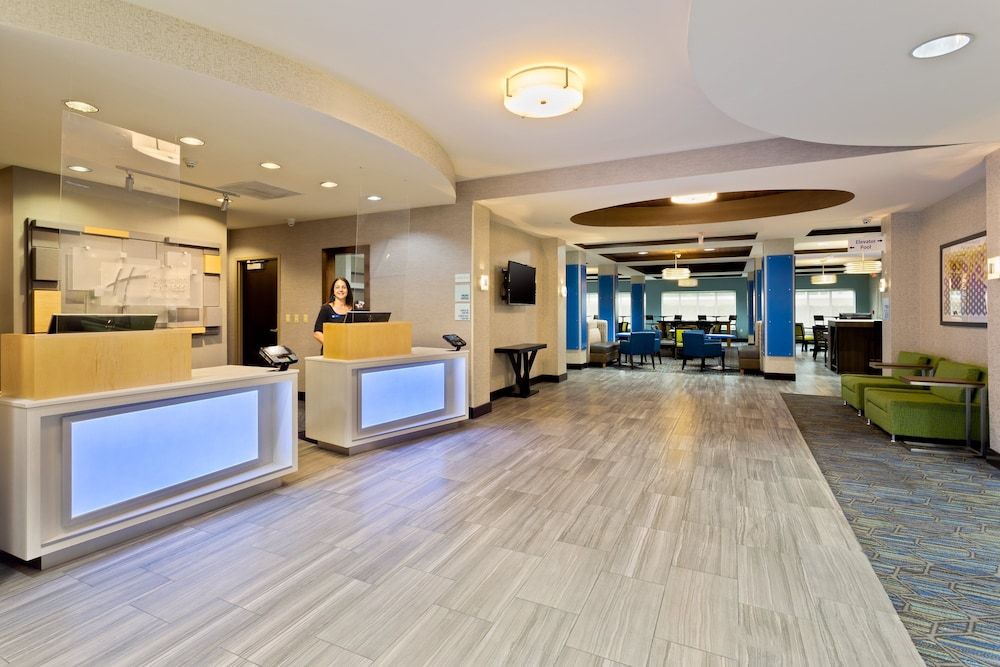 Holiday Inn Express Hotel & Suites Largo-Clearwater by IHG 2