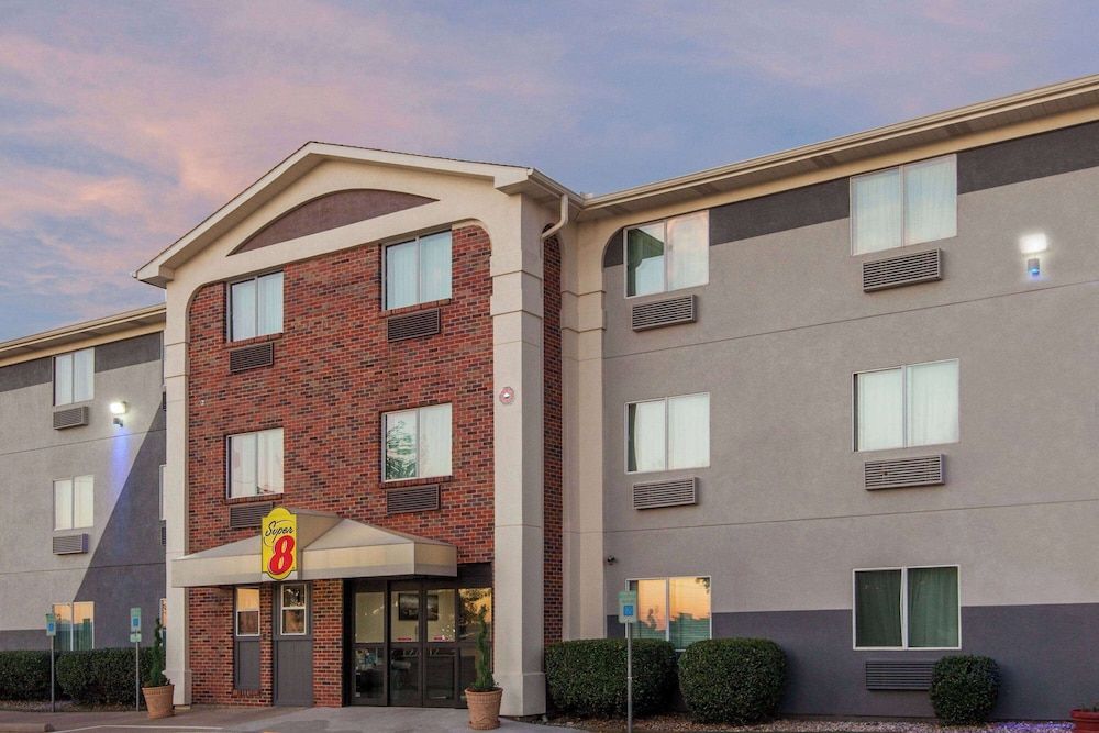 Super 8 by Wyndham Bedford DFW Airport West 3 estrellas en Bedford