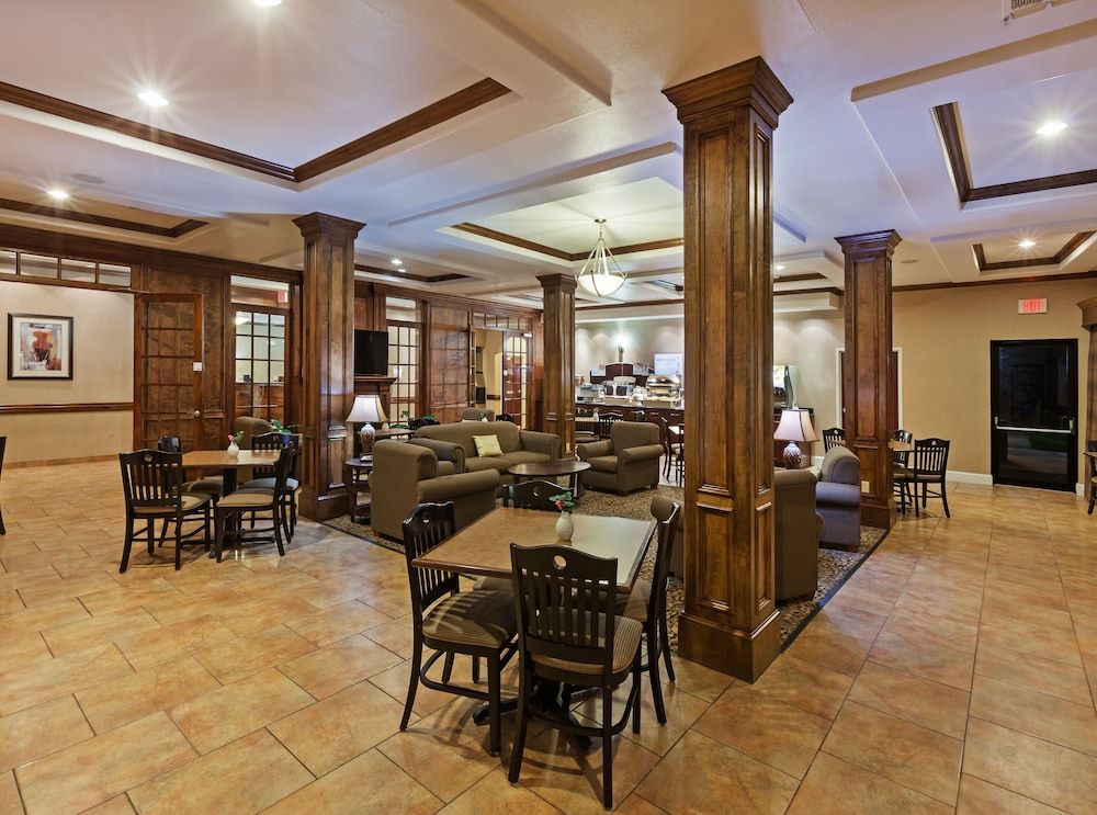 Holiday Inn Express Hotel & Suites Houston-Alvin by IHG 2