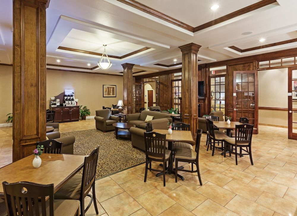 Holiday Inn Express Hotel & Suites Houston-Alvin by IHG 3