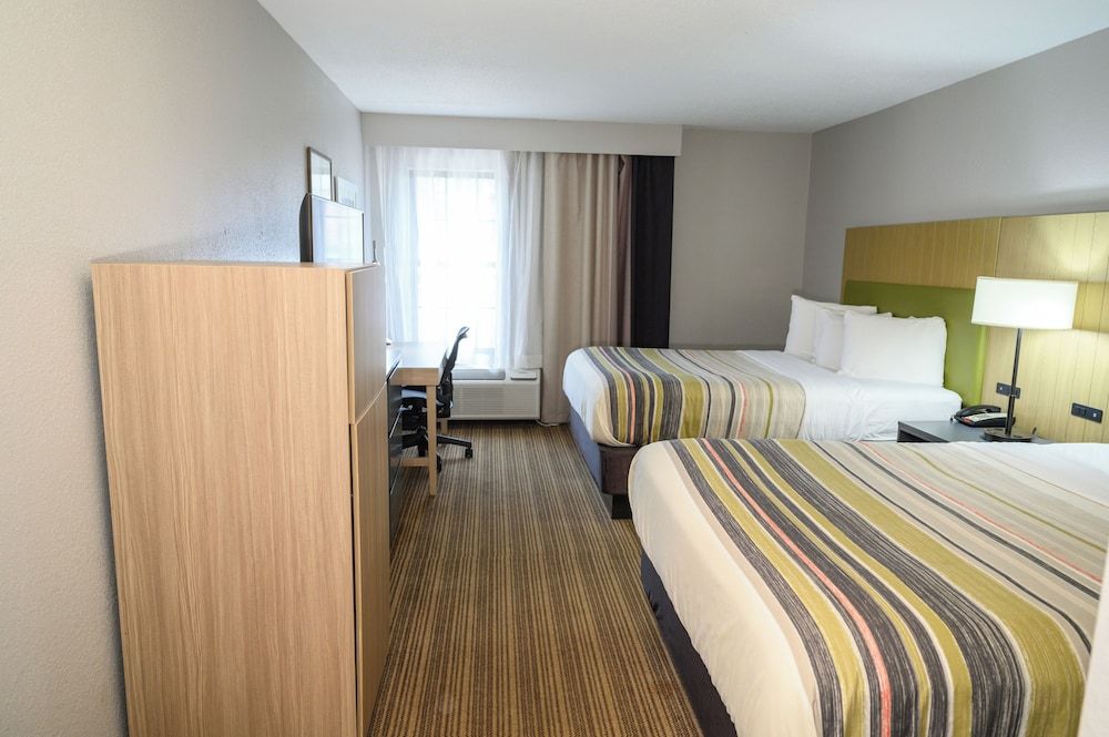 Country Inn & Suites by Radisson, Greenfield, IN 3