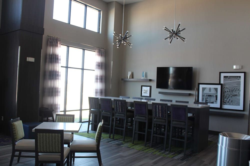 Hampton Inn & Suites Guthrie 2
