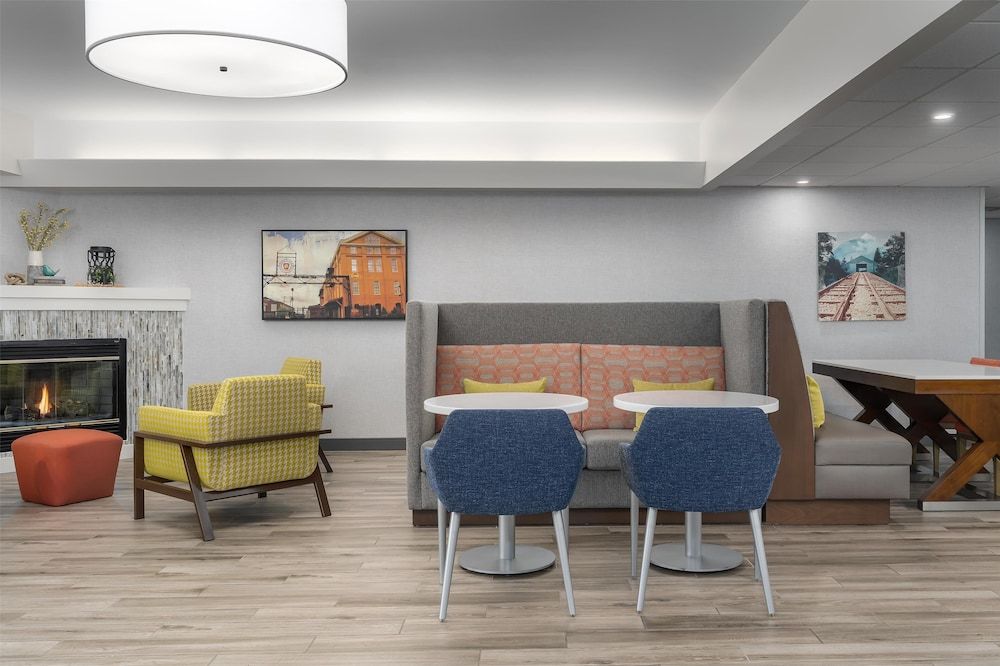 Hampton Inn by Hilton Altoona 3