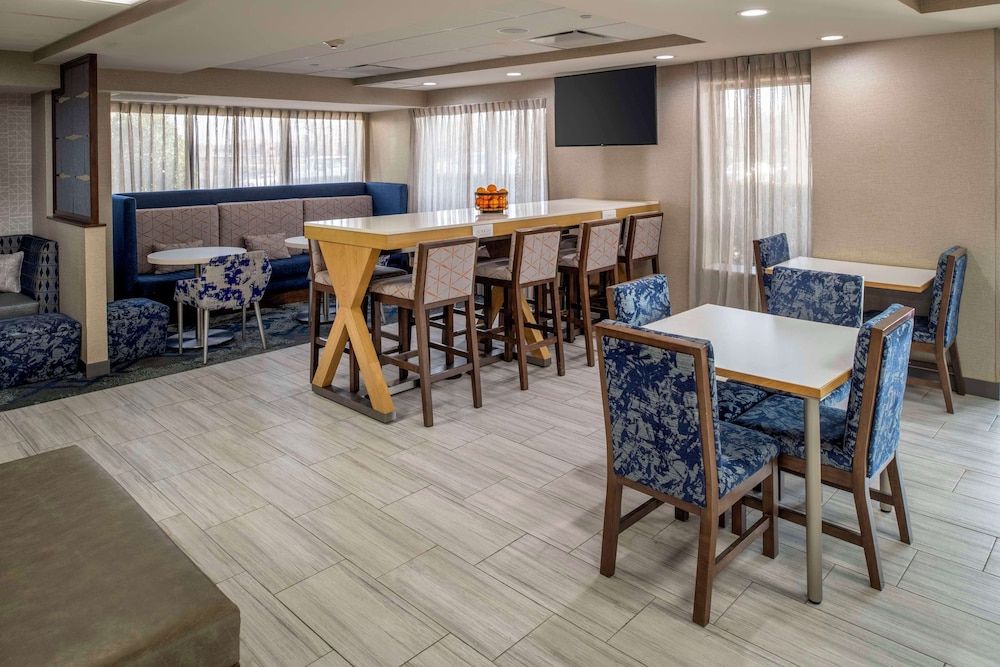 Hampton Inn Long Island / Commack 2