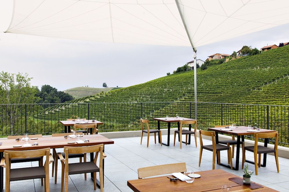 Réva Vino&Resort -1 estrelas em Monforte dʼAlba
