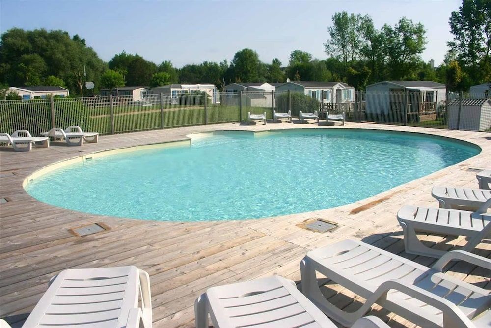Camping Val de Boutonne 3 estrellas en Saint-Jean-dʼAngély