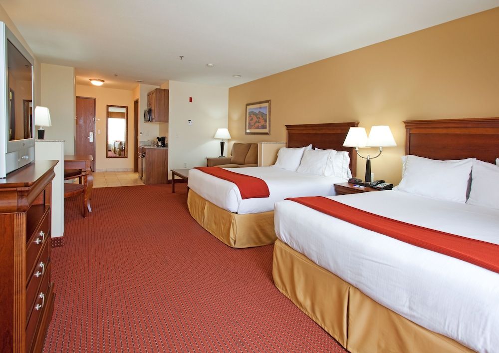 Holiday Inn Express & Suites Tooele by IHG 3