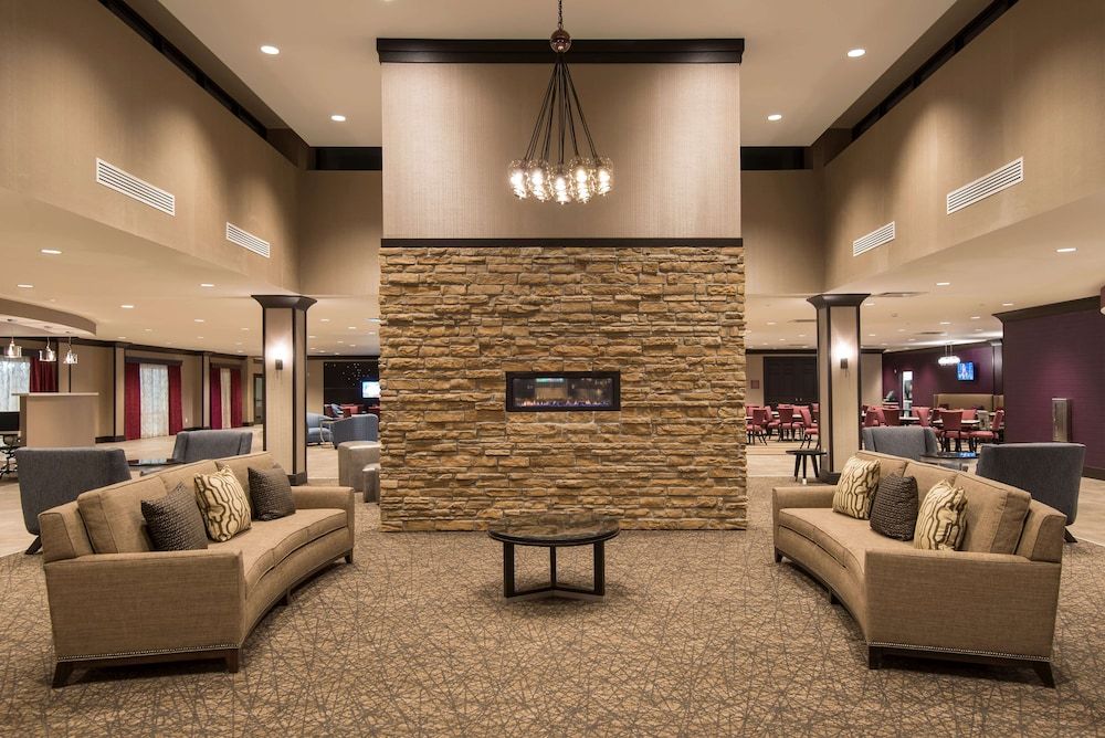 DoubleTree by Hilton Schenectady Downtown 2