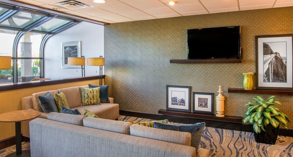 Hampton Inn Cleveland-Solon 2