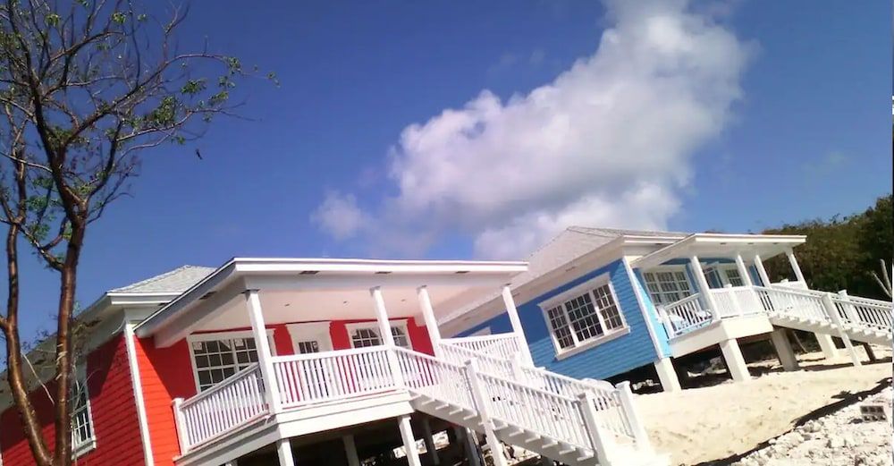 Mangrove Cay Sea View Villas -1 estrellas en Behring Point