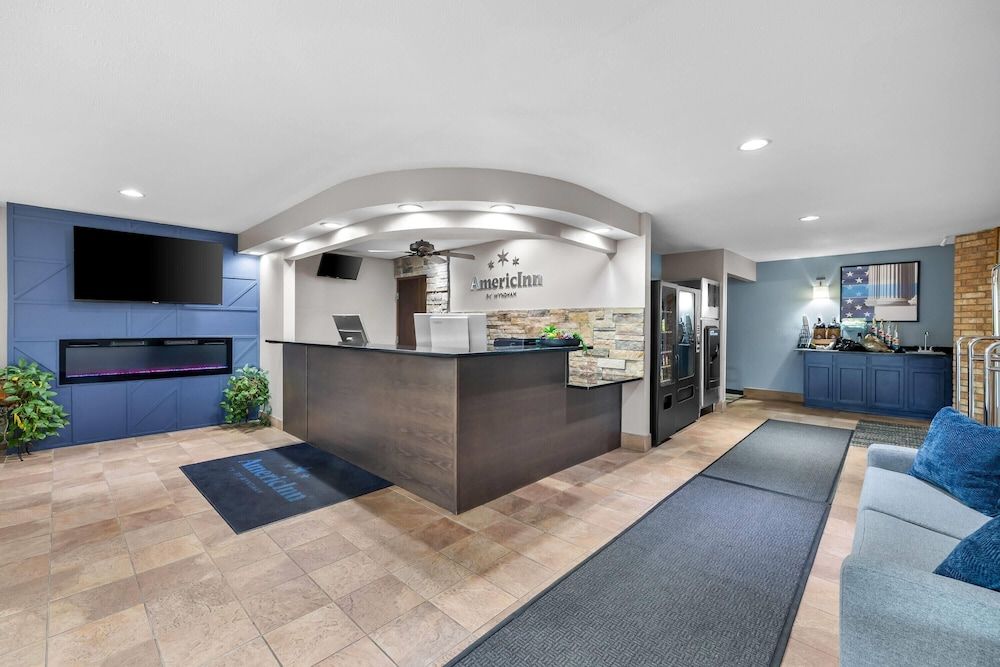 AmericInn by Wyndham Delafield-Waukesha-Milwaukee 2