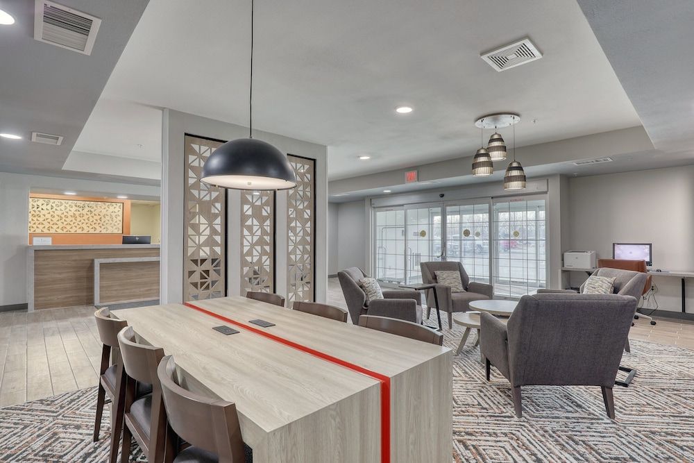 Candlewood Suites Milwaukee Airport by IHG 2