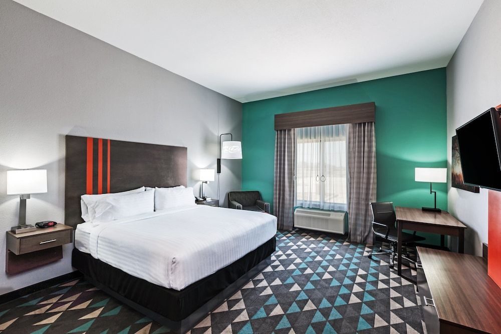 Holiday Inn Express & Suites Perryton by IHG 2