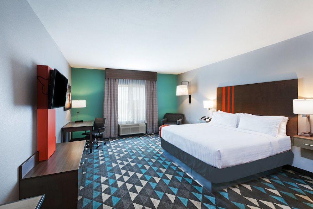 Holiday Inn Express & Suites Perryton by IHG 3