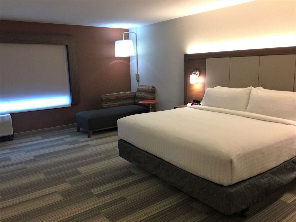 Holiday Inn Express & Suites Danville by IHG 3