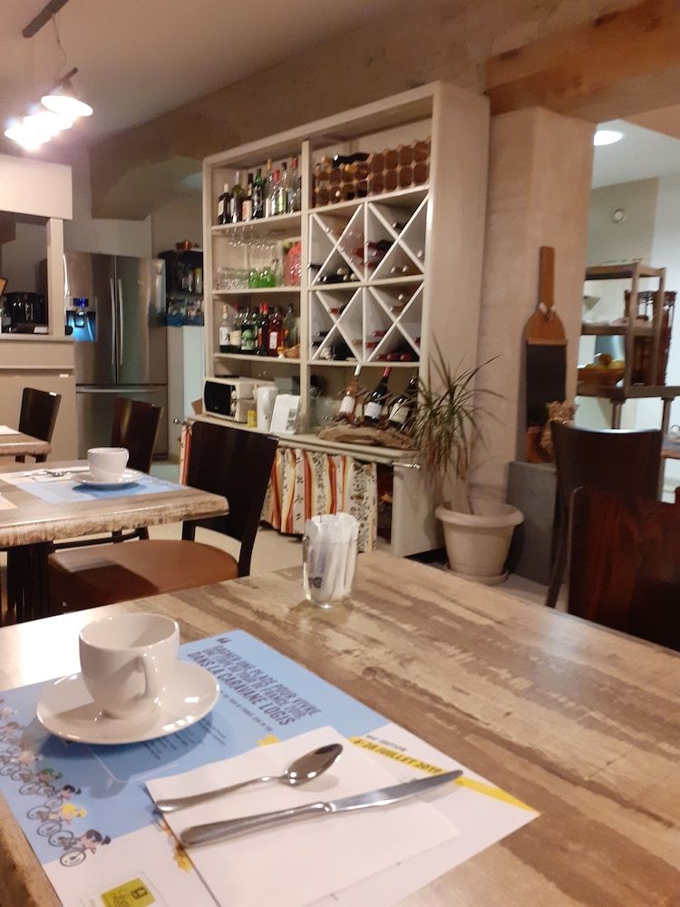 Hôtel Restaurant Le Clos Des Capitelles 3