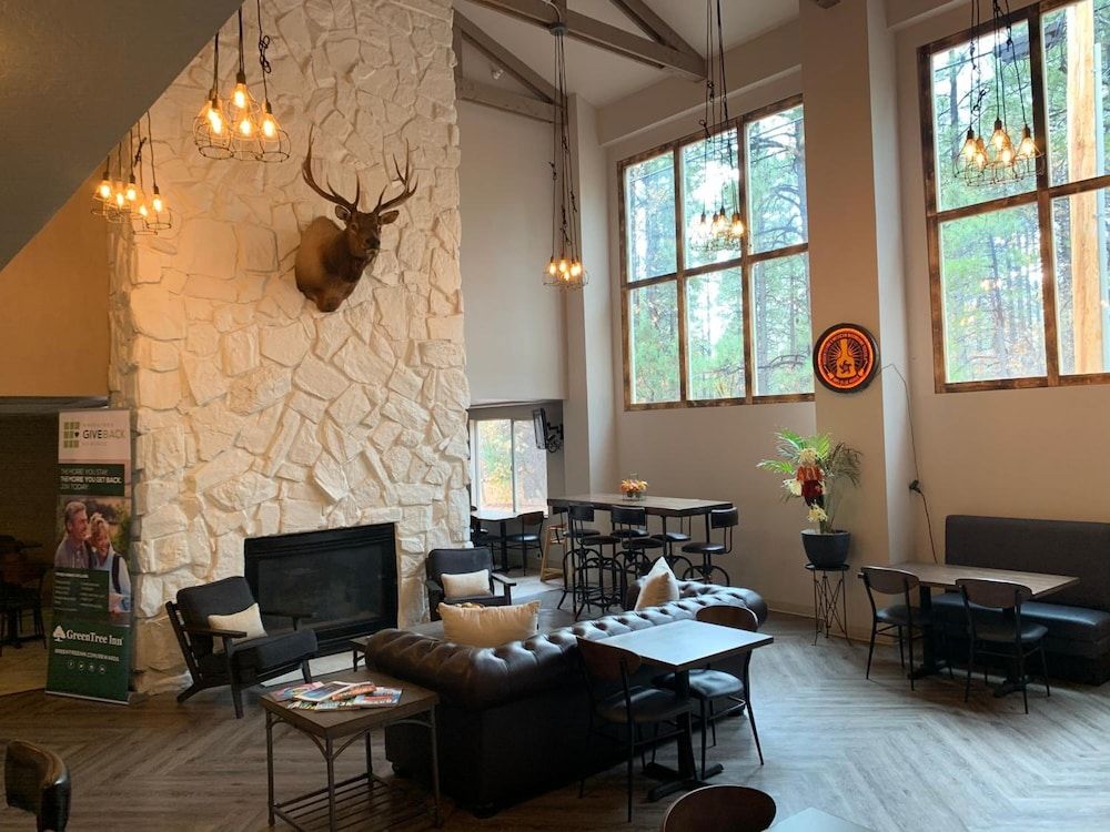 GreenTree Inn & Suites in Pinetop 2