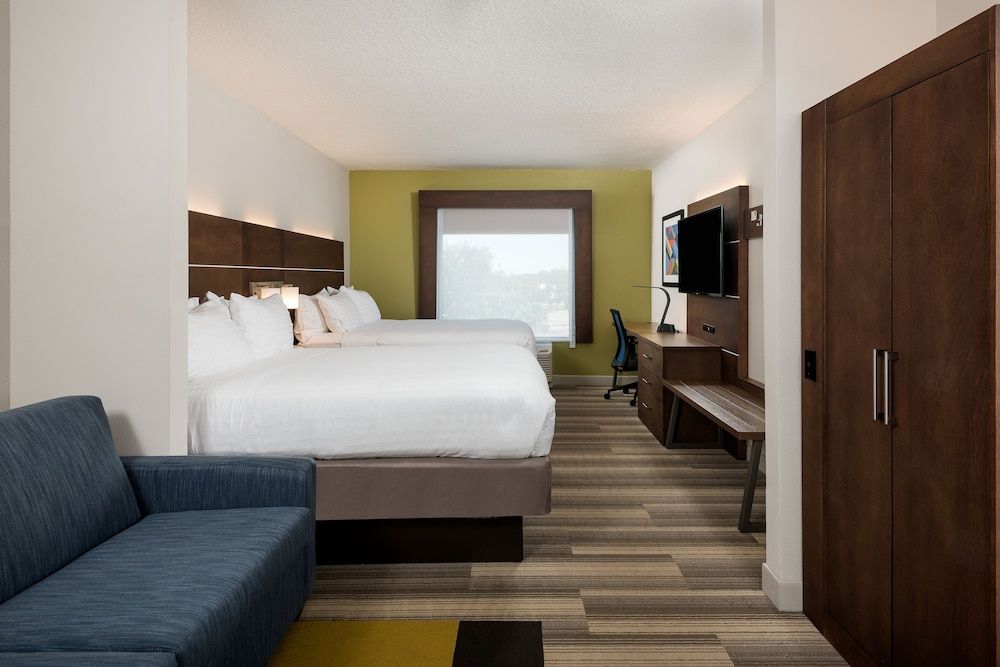 Holiday Inn Express Bartow by IHG 2
