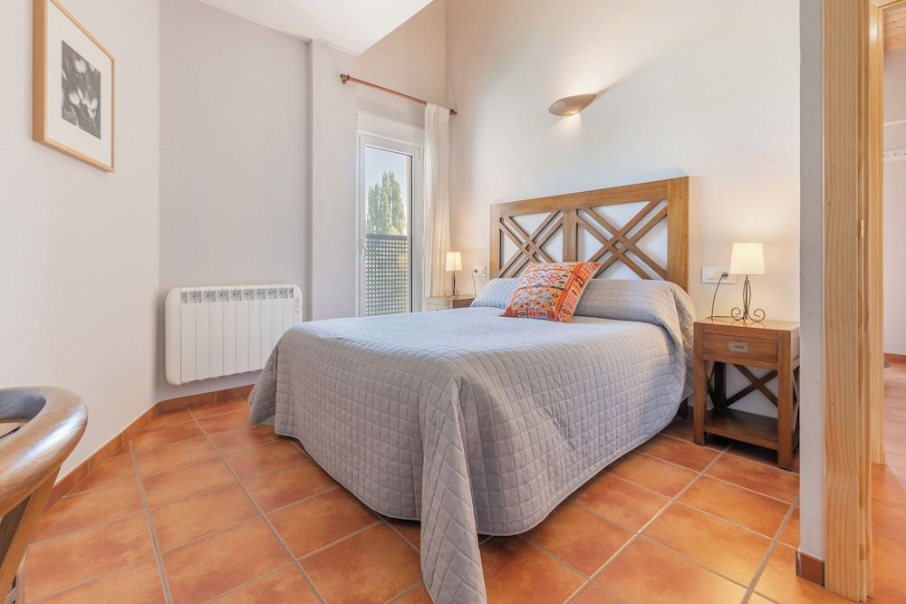Apartamentos Fuentes de la Hoz -1 estrellas en Aguatón