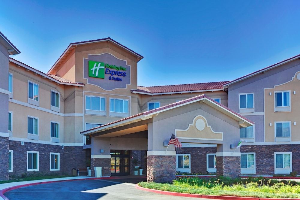 Holiday Inn Express & Suites Beaumont - Oak Valley by IHG 2 estrellas en Beaumont