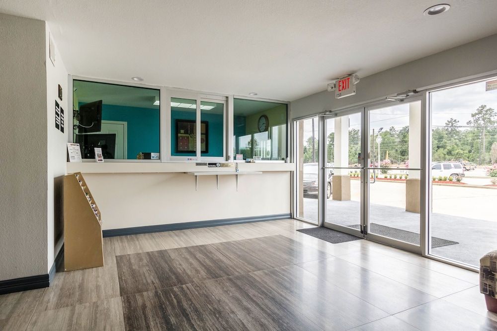 Scottish Inn and Suites 2