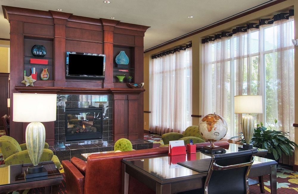 Hilton Garden Inn Houston-Pearland 2