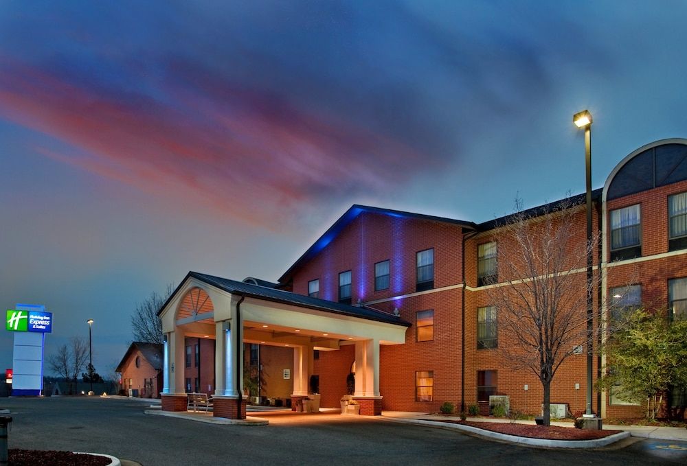 Holiday Inn Express & Suites Batesville by IHG 2 estrellas en Batesville