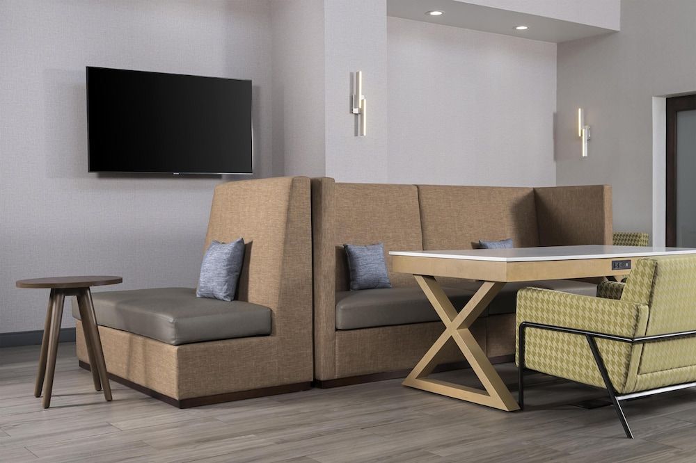 Hampton Inn & Suites Mansfield 3