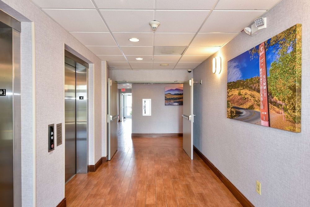 Hampton Inn & Suites Pittsburg, CA 3
