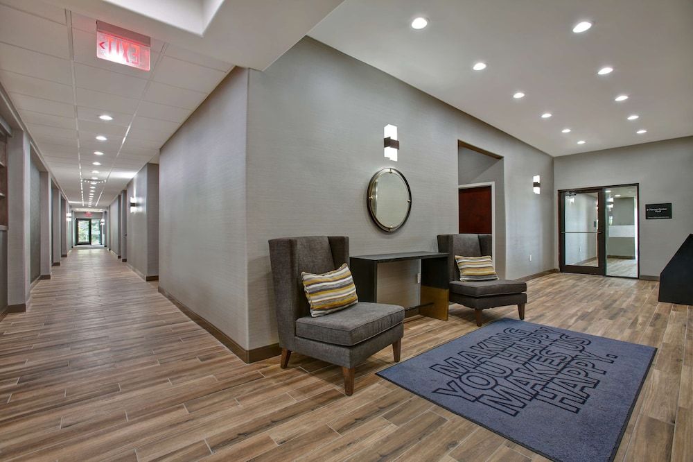Hampton Inn & Suites Dallas-DeSoto 2