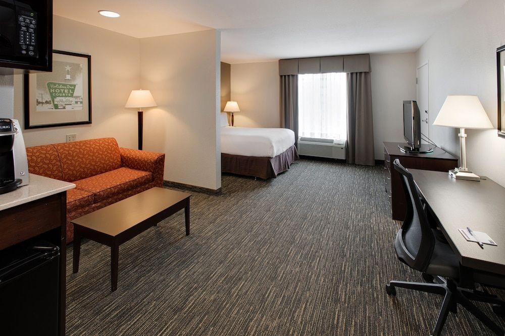 Holiday Inn Express Hotel & Suites East Wichita I-35 Andover by IHG 3