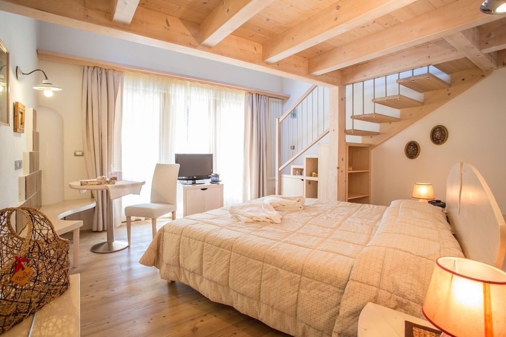 Castelir Suite Hotel 3