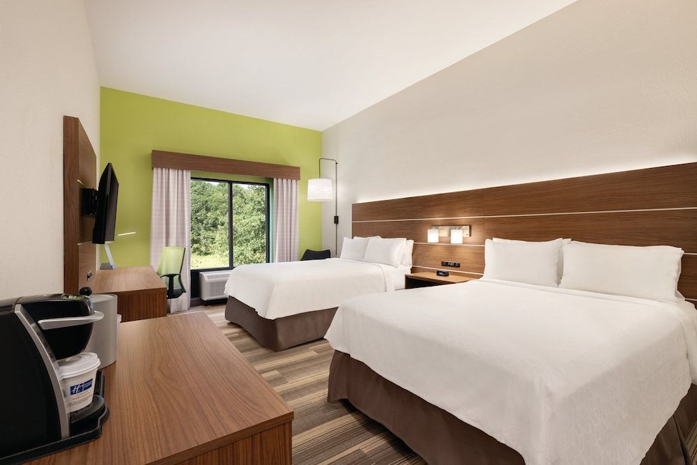 Holiday Inn Express Hotel & Suites Lavonia by IHG 3