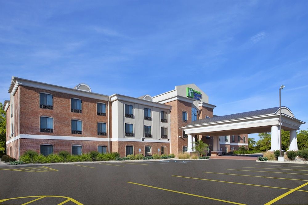 Holiday Inn Express Hotel & Suites Niles by IHG 2 estrellas en Niles