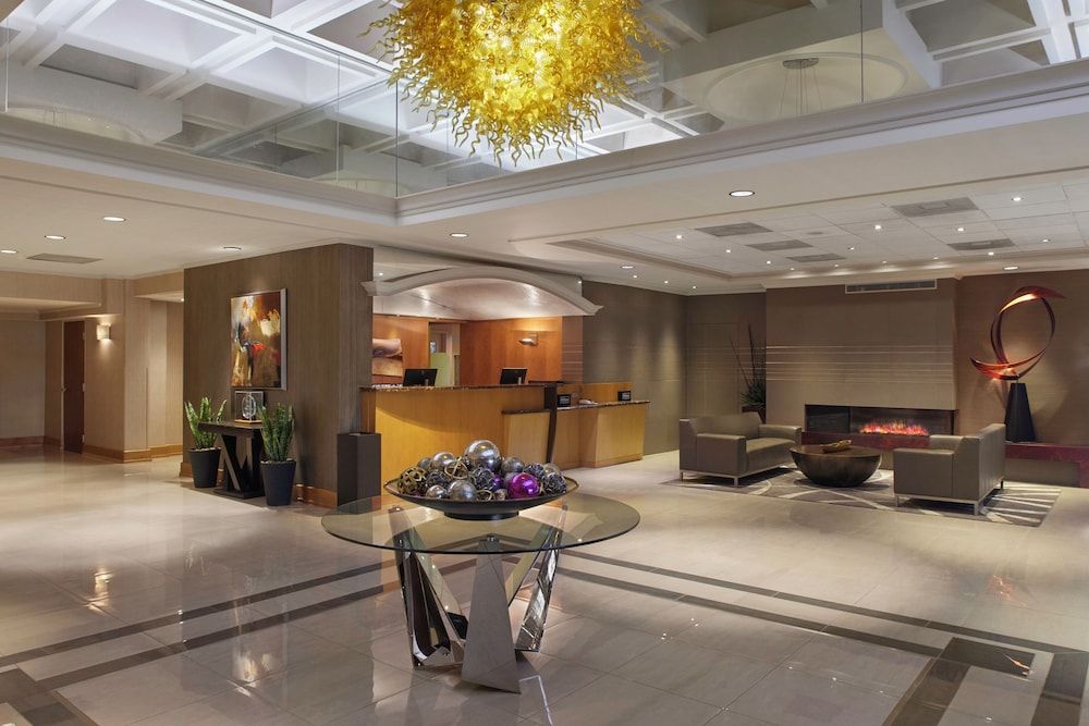 DoubleTree by Hilton Akron Fairlawn 2