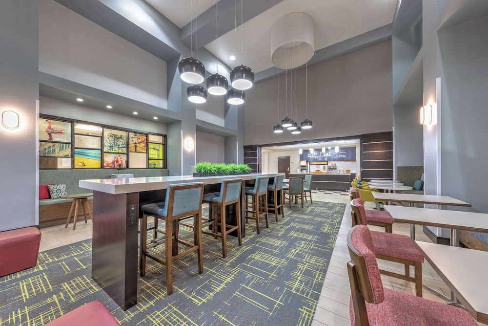 Hampton Inn & Suites Lake Jackson-Clute 3