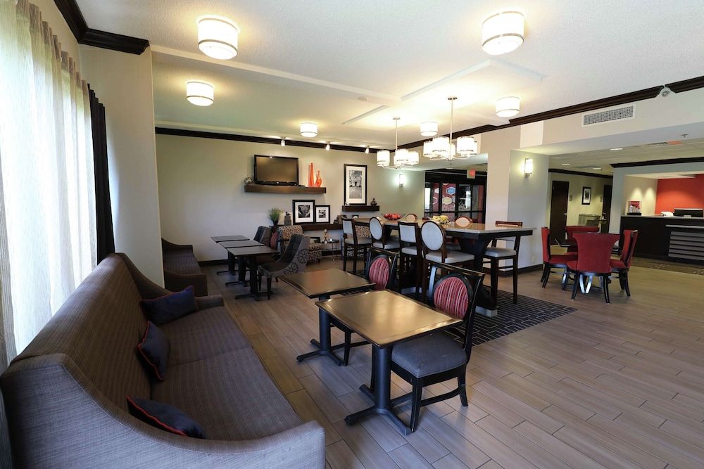 Hampton Inn Dyersburg 2