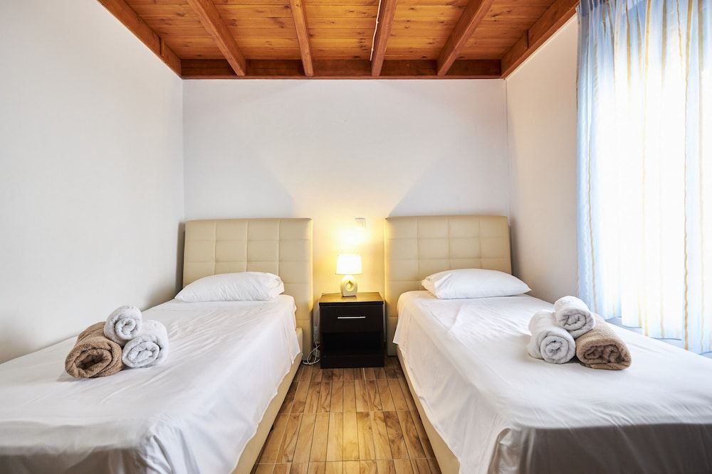 Nerida Beachfront Villas 3
