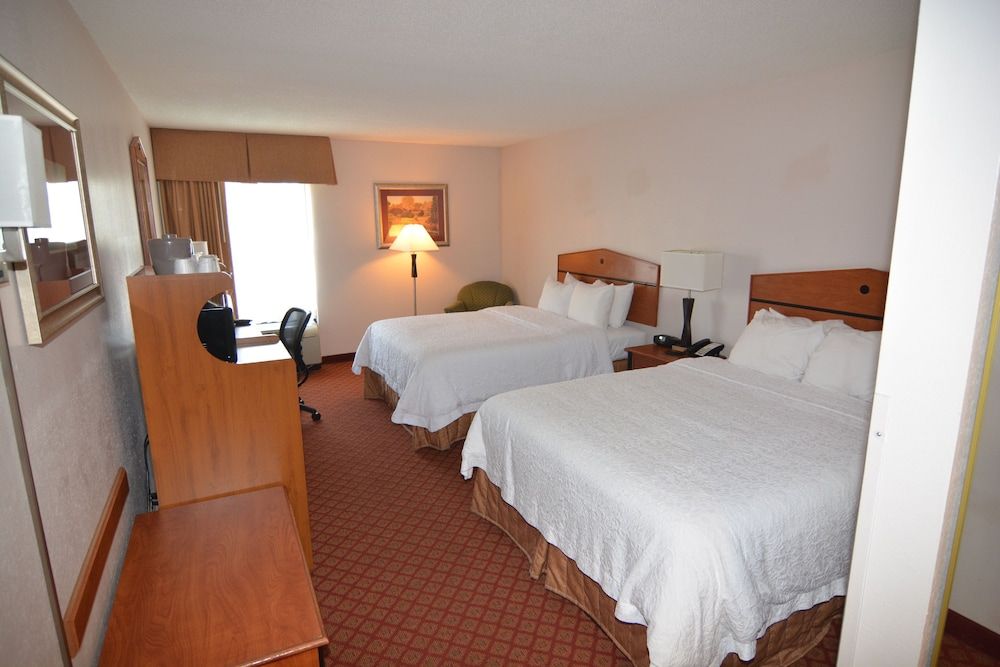 Hampton Inn Greeneville 2
