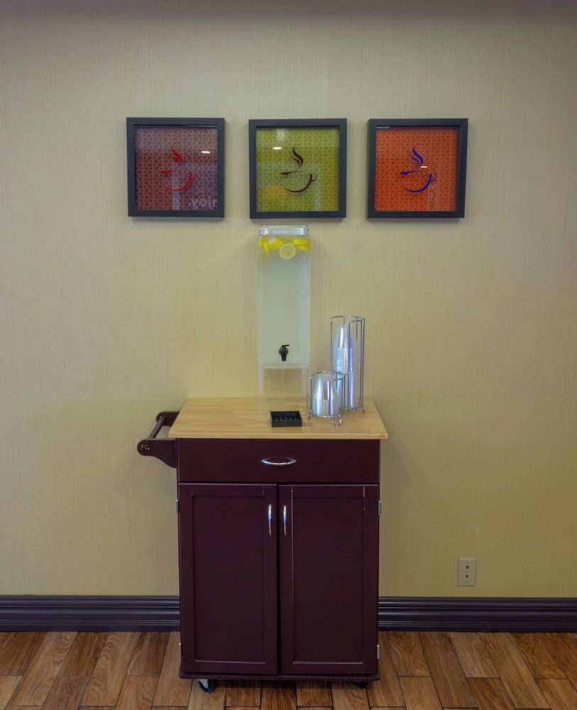 Hampton Inn Hazleton 2