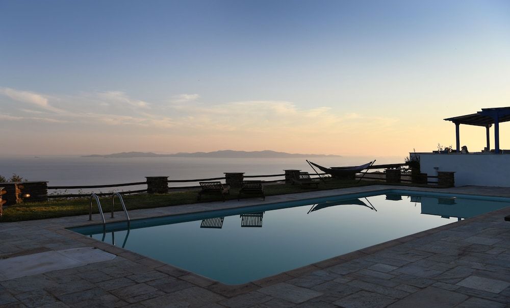 Tinos Sky View Villa -1 estrellas en Arnados