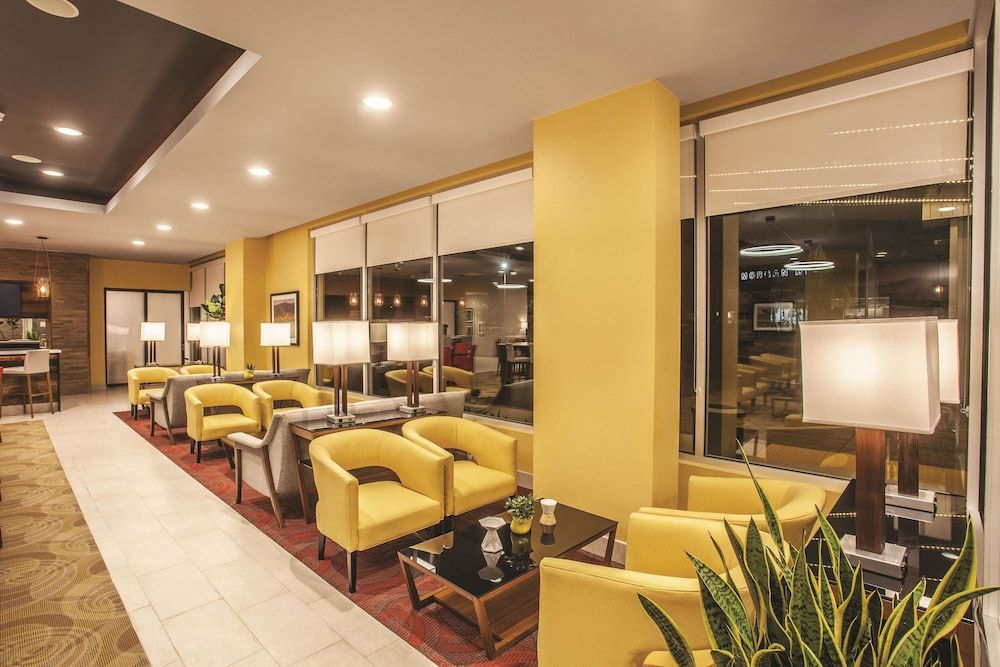 La Quinta Inn & Suites by Wyndham Morgan Hill-San Jose South 2