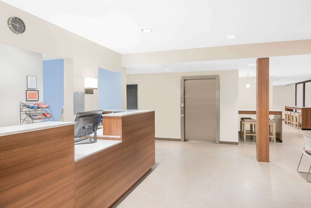 Microtel Inn & Suites By Wyndham Binghamton 2