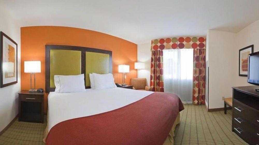Holiday Inn Express Hotel & Suites FLORENCE NORTHEAST by IHG 3