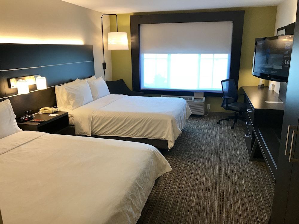 Holiday Inn Express Hotel & Suites Tracy by IHG 3