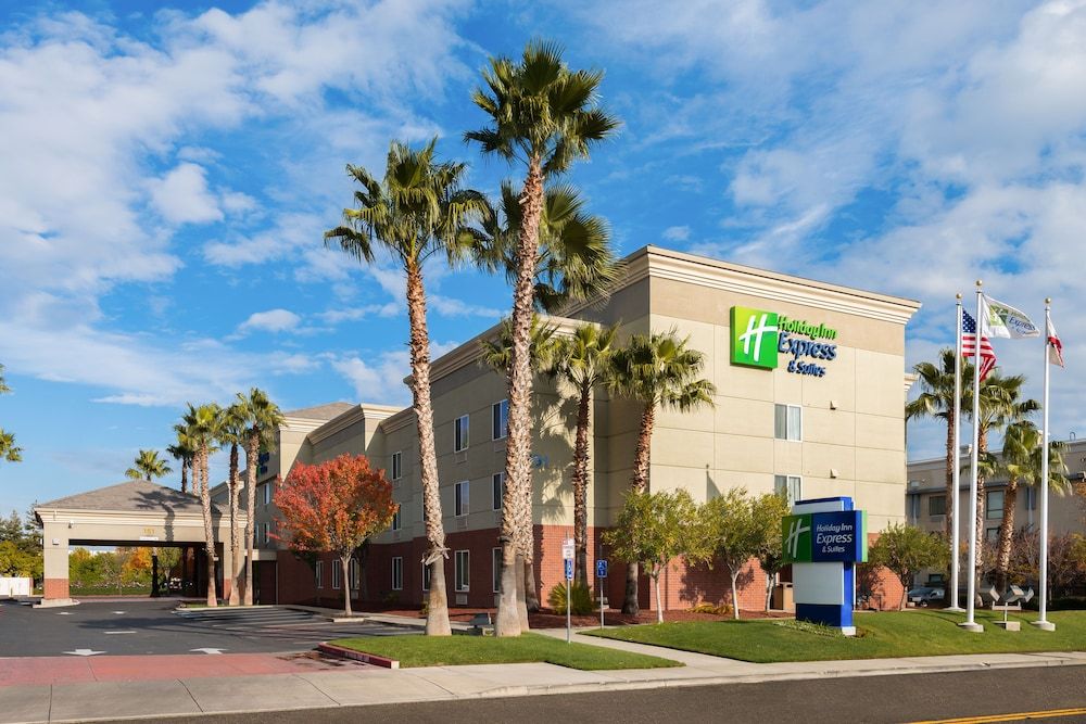 Holiday Inn Express Hotel & Suites Vacaville by IHG 2 stelle a Vacaville