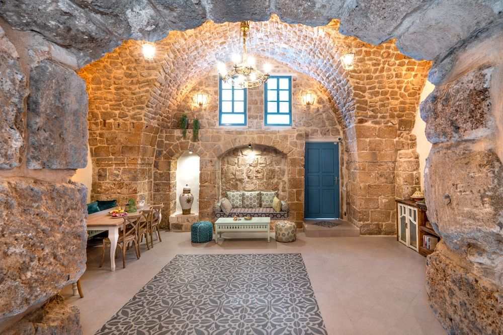 Arabesque Arts & Residency -1 estrellas en Acre